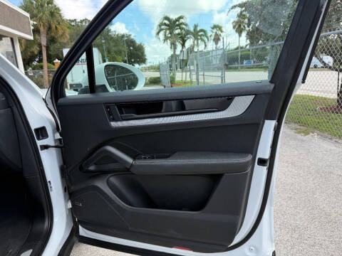 2024 Porsche Cayenne