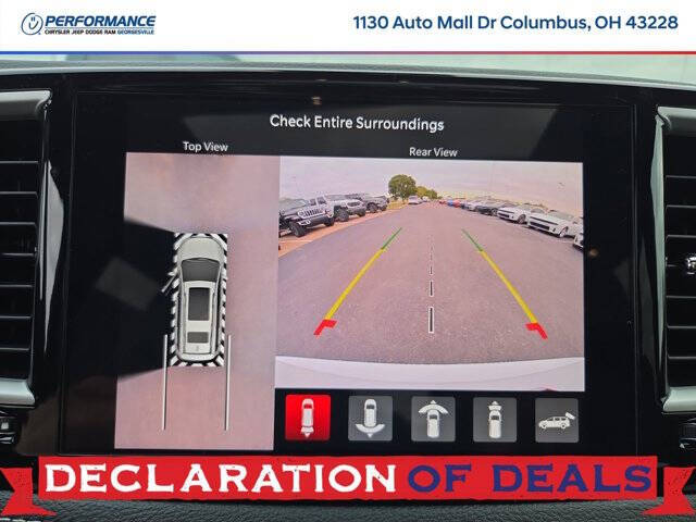 2027 Chrysler Pacifica Select