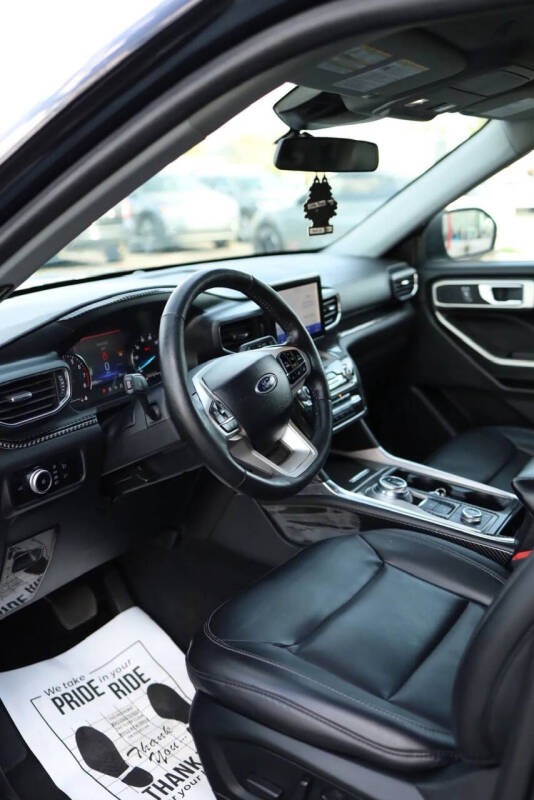 2023 Ford Explorer XLT