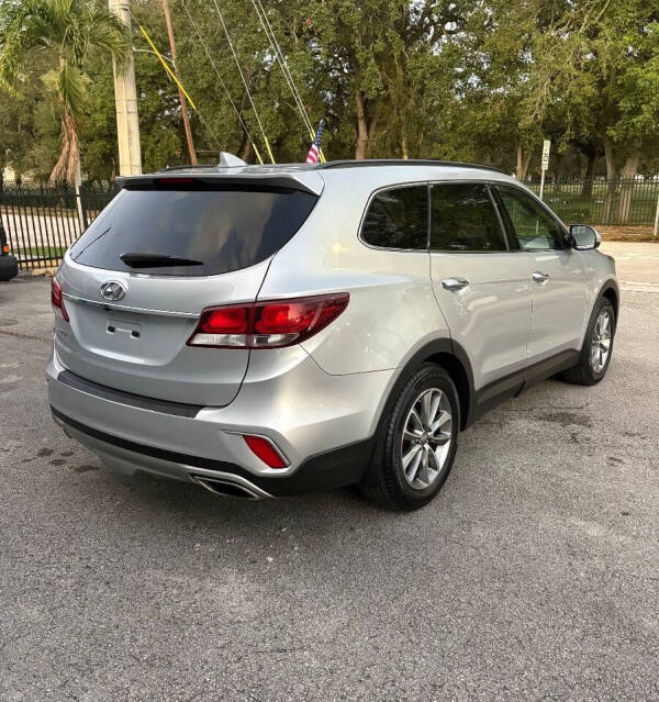 2018 Hyundai Santa Fe SE