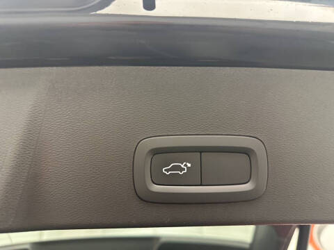 2023 Volvo XC40 B5 Core