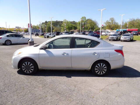 2013 Nissan Versa 1.6 SV