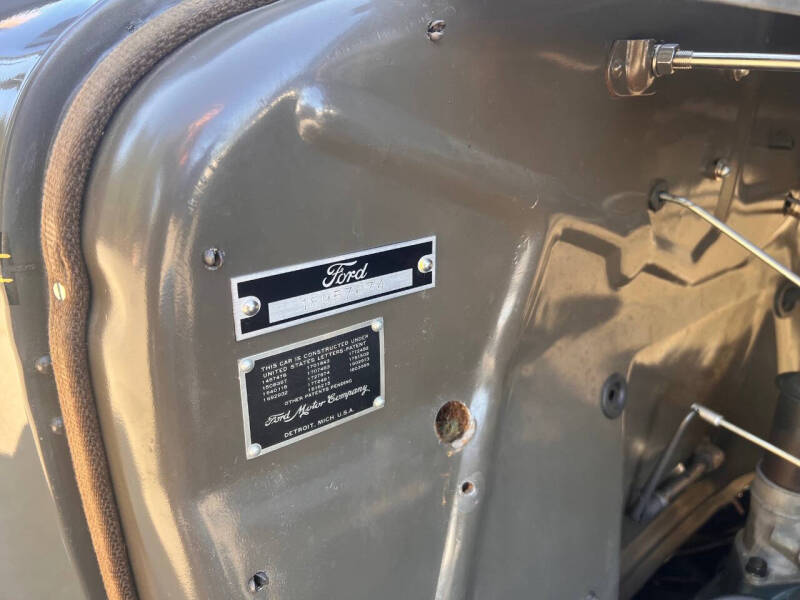 1934 Ford Custom