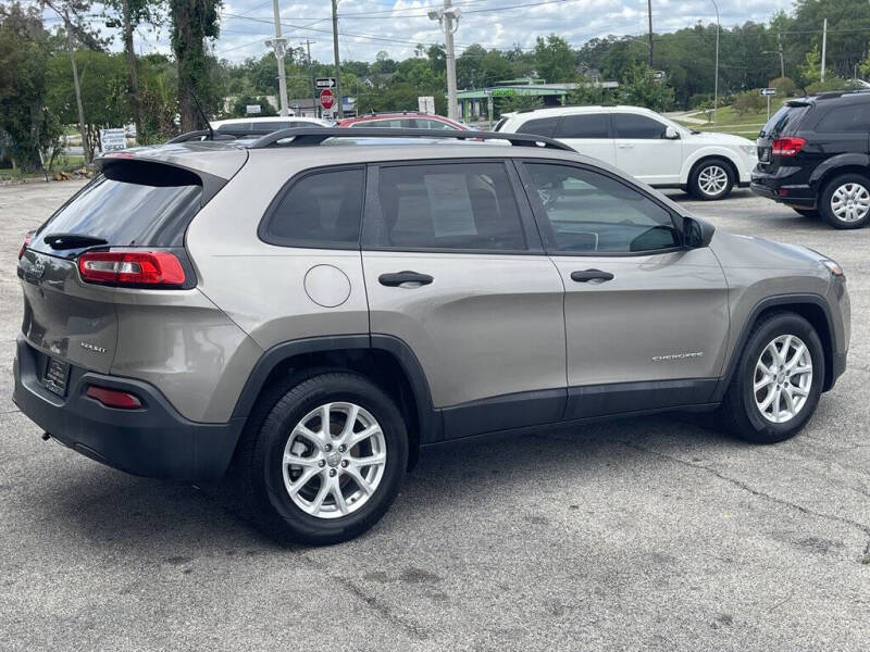 2017 Jeep Cherokee Sport