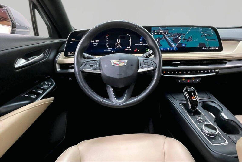 2024 Cadillac XT4 Luxury