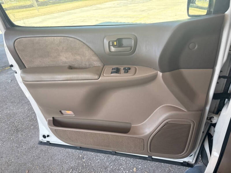 2002 Toyota Sienna LE