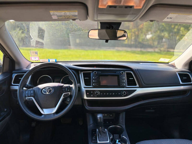 2017 Toyota Highlander LE