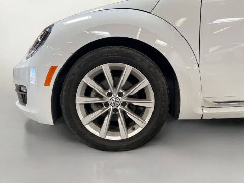 2018 Volkswagen Beetle 2.0T SE