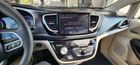 2023 Chrysler Pacifica Touring L