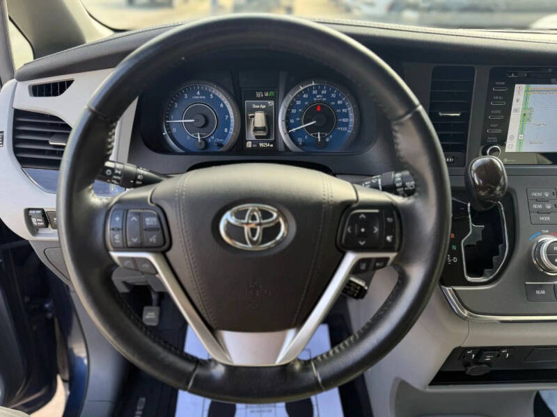 2019 Toyota Sienna XLE Premium 7-Passenger