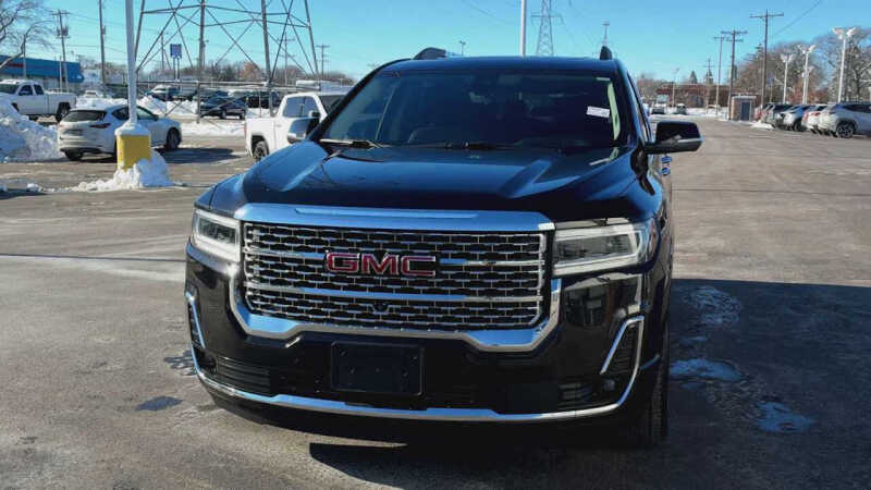 2023 GMC Acadia Denali