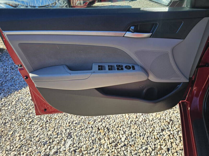 2019 Hyundai Elantra SEL