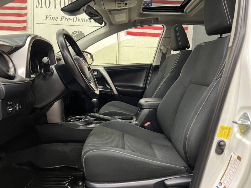 2017 Toyota RAV4 Hybrid XLE