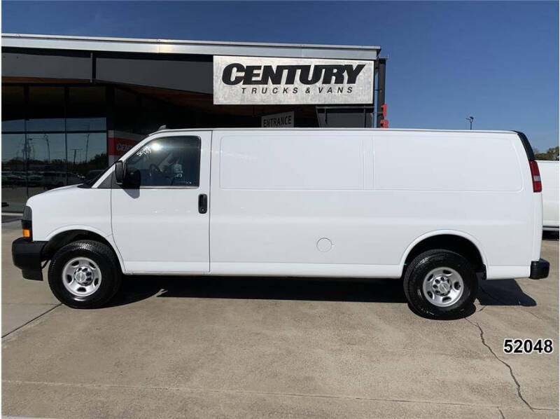 2023 Chevrolet Express 2500
