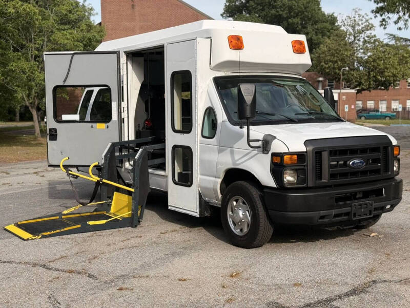 2011 Ford E-Series E-350 SD
