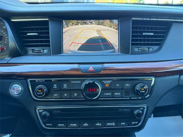 2017 Kia Cadenza Premium