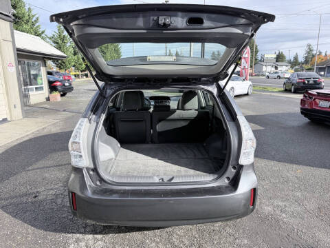 2012 Toyota Prius v Five