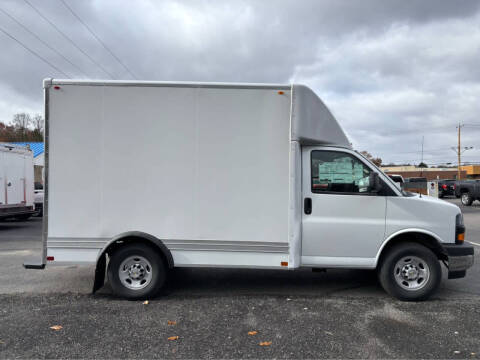 2025 Chevrolet Express 3500