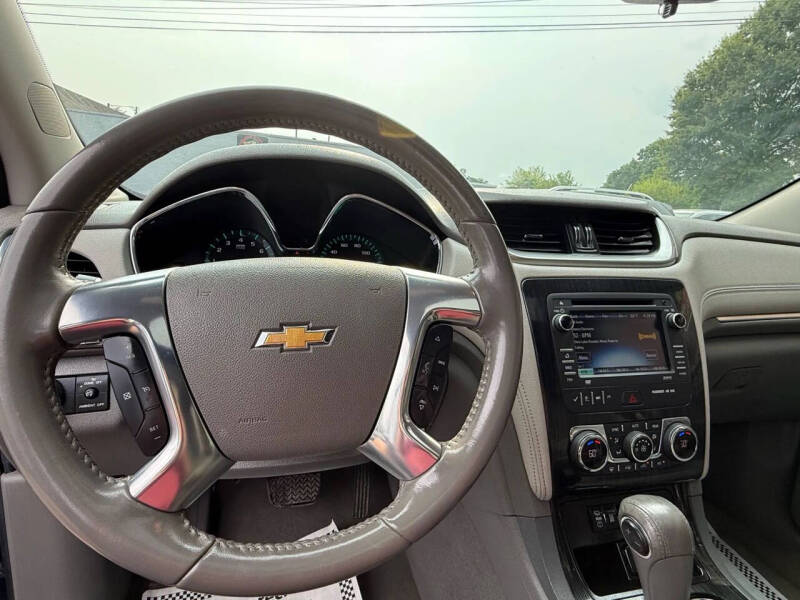 2017 Chevrolet Traverse LT