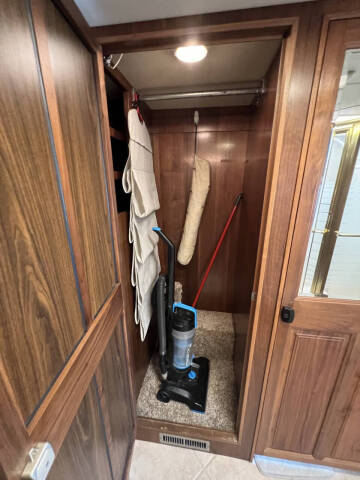 2002 Foretravel GV320 4010