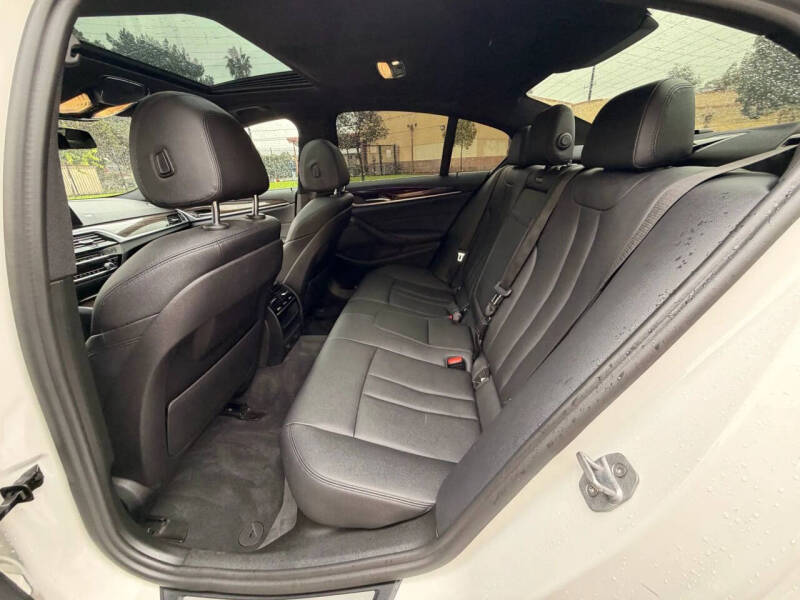 2017 BMW 5 Series 530i