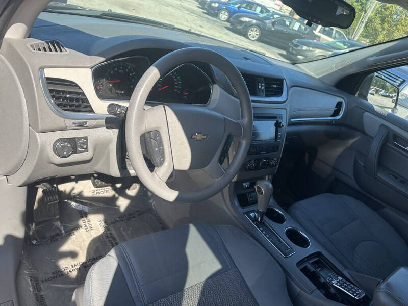 2017 Chevrolet Traverse LS