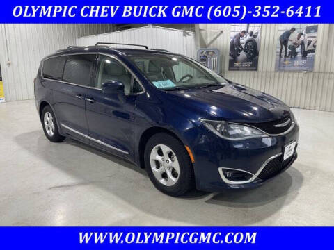 2017 Chrysler Pacifica Touring-L Plus