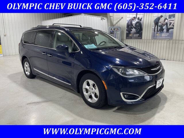 2017 Chrysler Pacifica Touring-L Plus