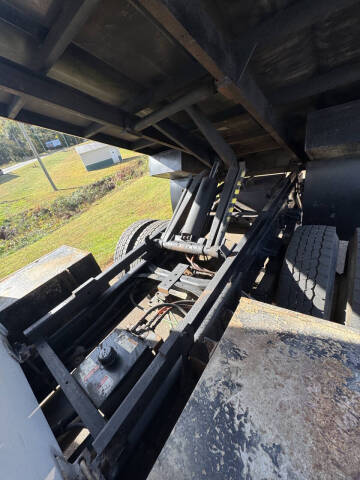 2005 Ford F-750 Super Duty