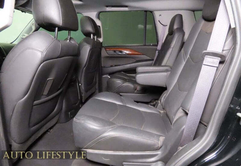 2017 Cadillac Escalade Luxury