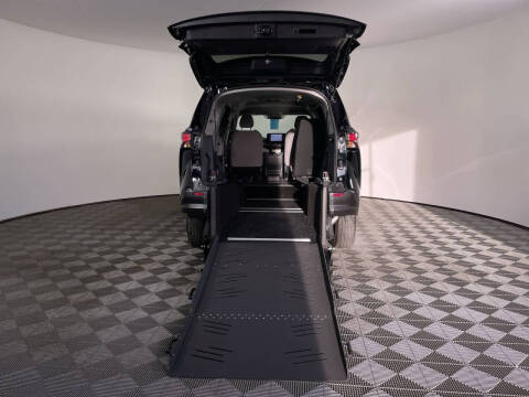 2023 Toyota Sienna LE 8-Passenger