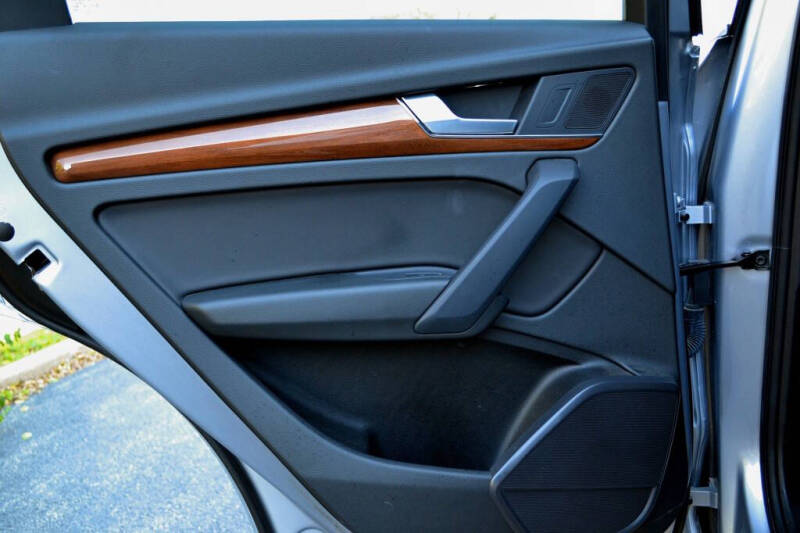 2023 Audi Q5 quattro Premium 40 TFSI