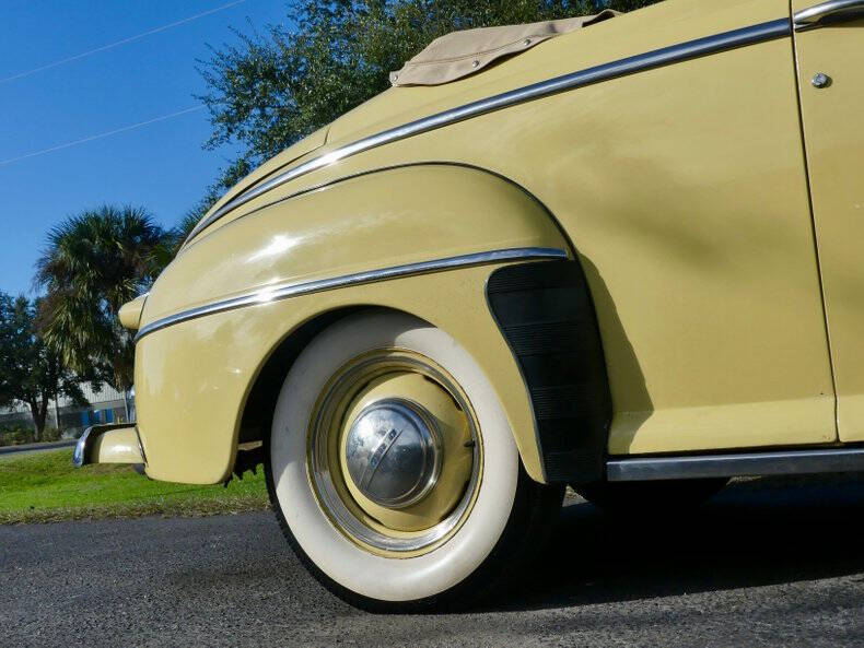 1948 Ford Super Deluxe