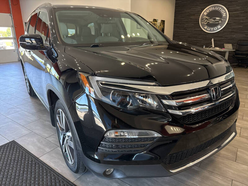 2018 Honda Pilot Elite's photo