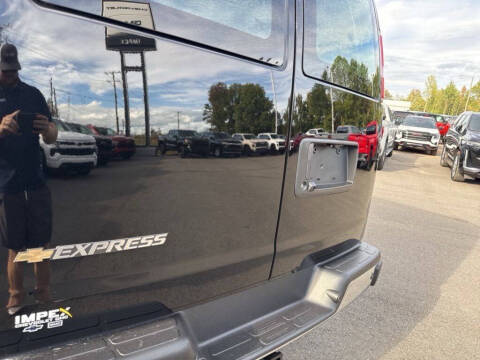 2025 Chevrolet Express 2500