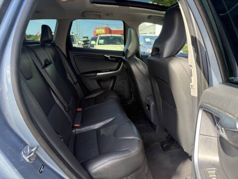 2017 Volvo XC60 T6 Dynamic