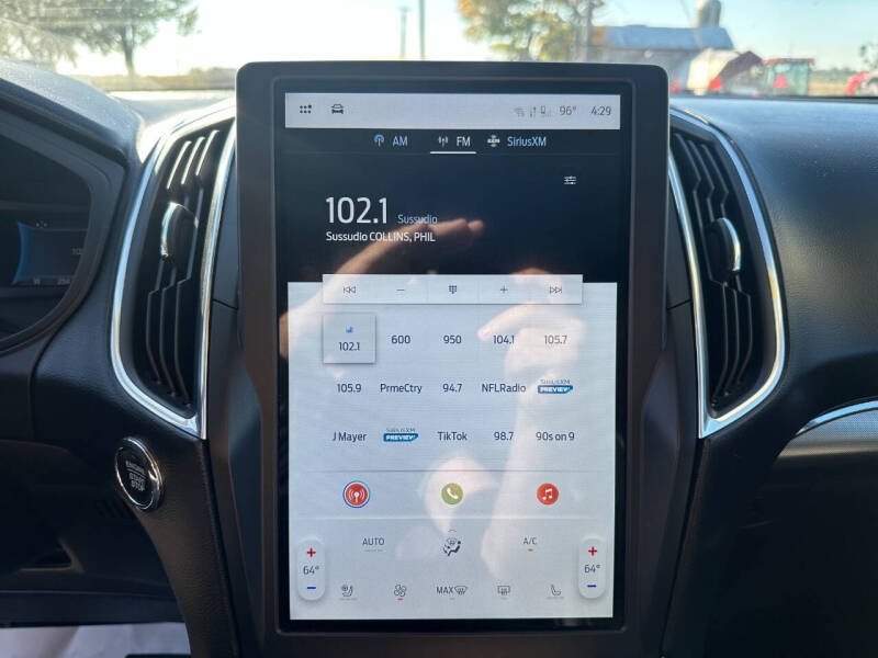 2022 Ford Edge Titanium