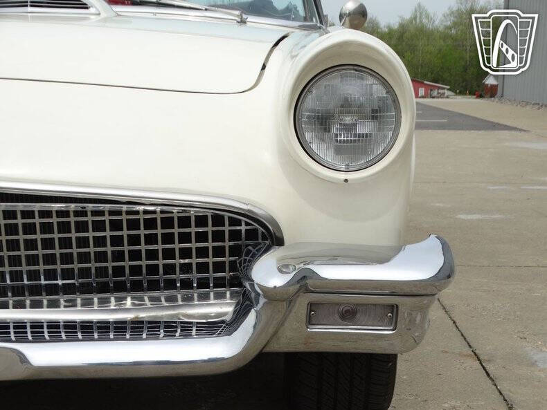 1956 Ford Thunderbird