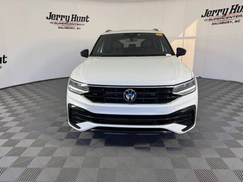 2022 Volkswagen Tiguan SE R-Line Black