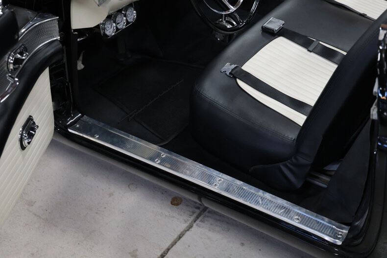 1956 Ford Thunderbird