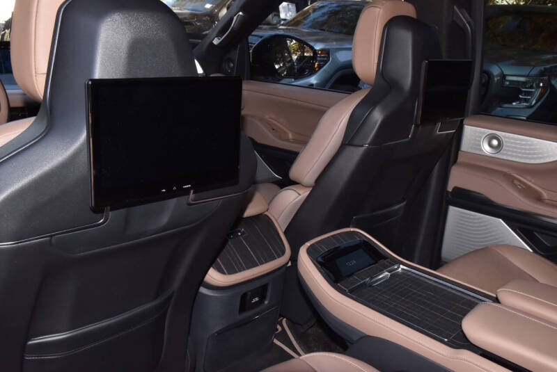 2025 Lincoln Navigator Black Label