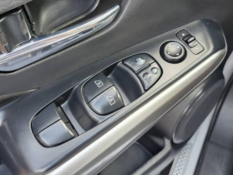 2019 Nissan Kicks SR