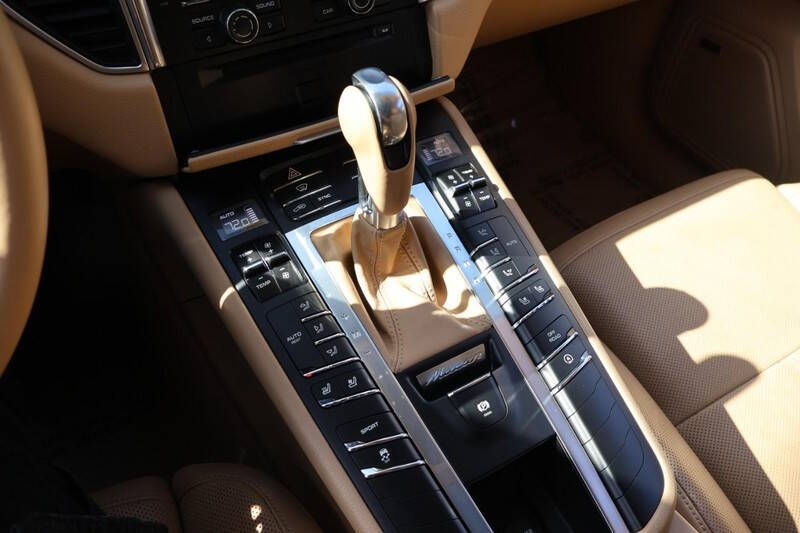 2016 Porsche Macan S