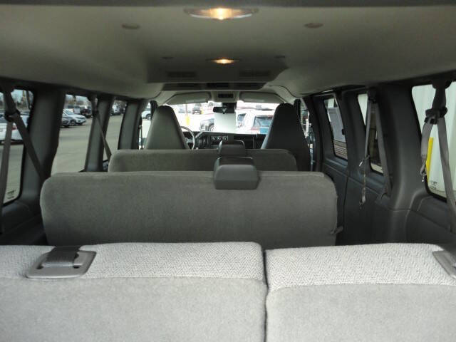 2024 GMC Savana LT 2500