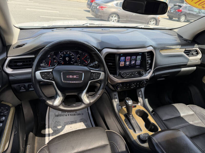 2017 GMC Acadia Denali