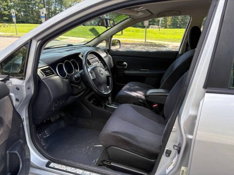2010 Nissan Versa 1.8 SL