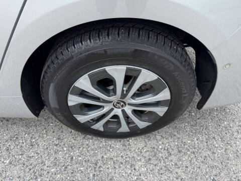 2019 Toyota Prius LE AWD-e