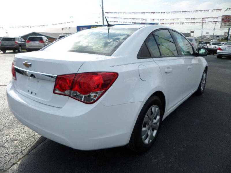 2013 Chevrolet Cruze LS photo 7