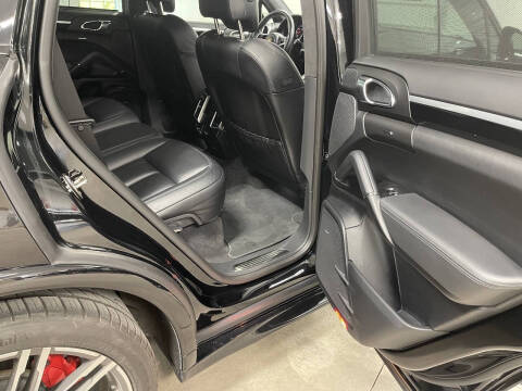 2016 Porsche Cayenne GTS