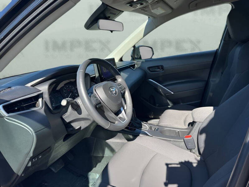 2024 Toyota Corolla Cross LE